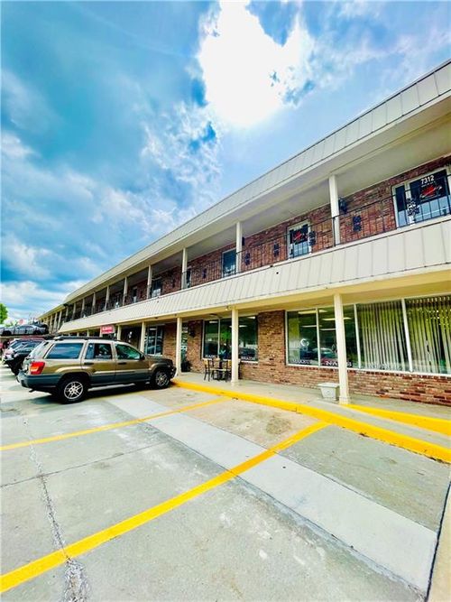 7312-D, D1, E Raytown Road, Raytown, MO, 64133 | Card Image