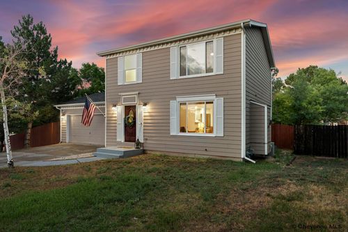 5225 Sunset Dr, Cheyenne, WY, 82009-4774 | Card Image