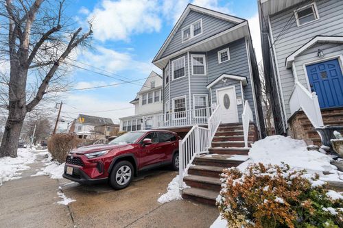 802 Avenue A, Bayonne, NJ, 07002-1946 | Card Image