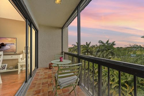 403-3050 Presidential Way, West Palm Beach, FL, 33401-1116 | Card Image