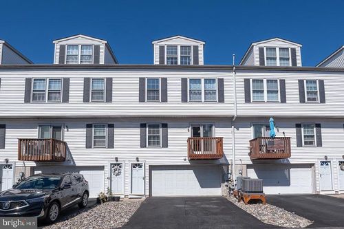 6 Riverwatch Ct, ESSINGTON, PA, 19029-1413 | Card Image