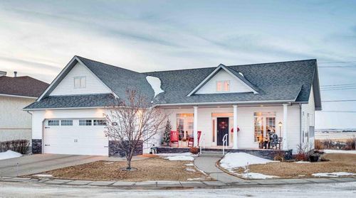 536 8 St Ne, Three Hills, AB, T0M2A0 | Card Image