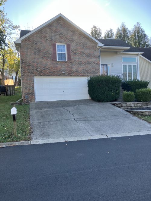 116 Breakwater N, Hendersonville, TN, 37075-5682 | Card Image