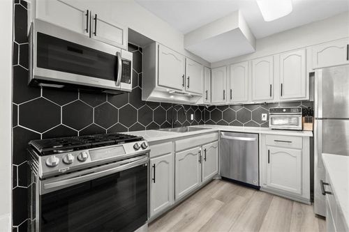 apt-304-2965 Pharr Court South Nw, Atlanta, GA, 30305-2136 | Card Image