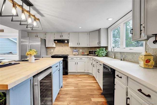 GAS RANGE & WINE COOLER | Image 10