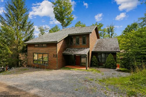 303 Slopeside Dr, Davis, WV, 26260-1704 | Card Image