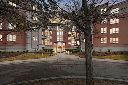 apt-312-3100 Lexington Ln, Glenview, IL, 60026-5937 | Card Image