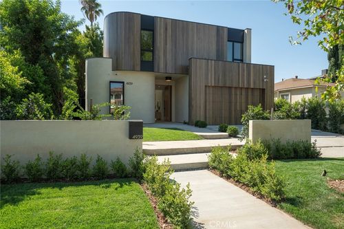 4939 Petit Ave, Encino, CA, 91436-1130 | Card Image