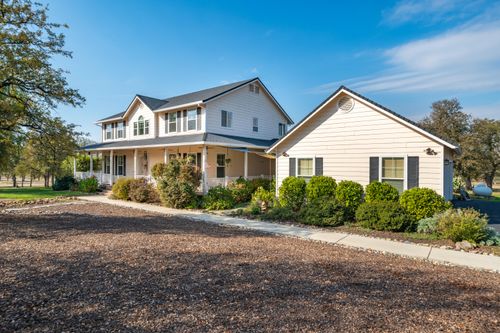 8180 Whispering Oaks Rd, Redding, CA, 96002-9505 | Card Image