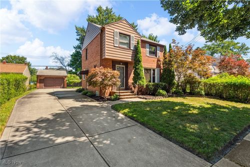 5275 Haverford Dr, Lyndhurst, OH, 44124-2711 | Card Image