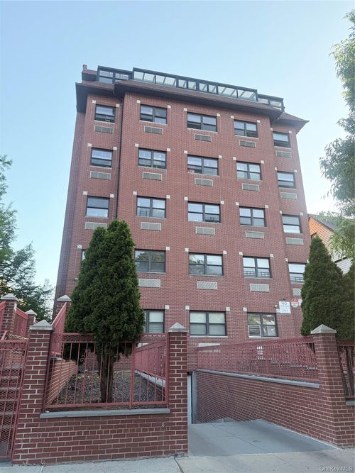 4g-4606 88th Street, New York, NY, 11373 | Card Image