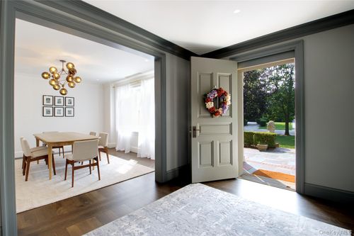 22 Westbury Rd, Garden City, NY, 11530-3104 | Card Image