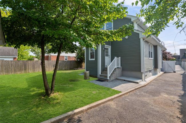 634 Adams Ave, House other with 3 bedrooms, 2 bathrooms and null parking in Lindenhurst NY | Image 30
