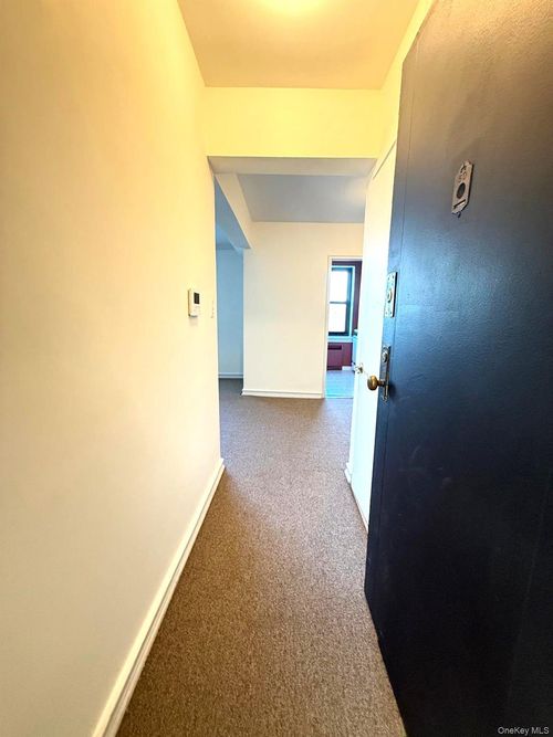 5d-73-11 Bell Blvd, New York, NY, 11364 | Card Image