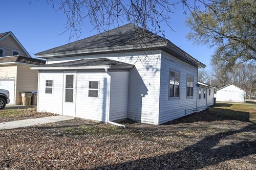 405 Kane St, Manchester, IA, 52057-2024 | Card Image