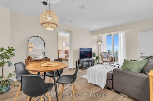 811-75 Ellen St, Barrie, ON, L4N7R6 | Card Image