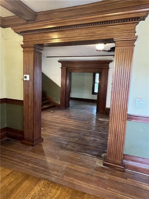 3846 Charlotte St, Kansas City, MO, 64109-2614 | Card Image