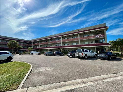 apt-32-2072 Australia Way W, CLEARWATER, FL, 33763-3624 | Card Image