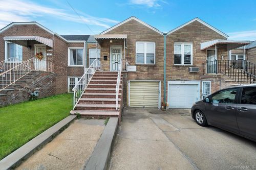 87-80 Little Neck Pkwy, Floral Park, NY, 11001-1434 | Card Image