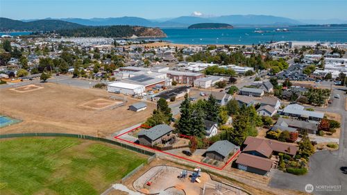 1421 24th St, Anacortes, WA, 98221-3723 | Card Image