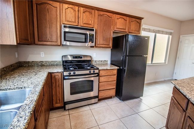 10560 Laurelwood Lake Ave, House other with 3 bedrooms, 3 bathrooms and null parking in Las Vegas NV | Image 5