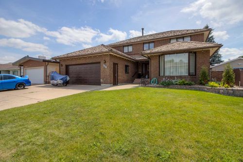 3710 Oak Dr S, Lethbridge, AB, T1K4H4 | Card Image