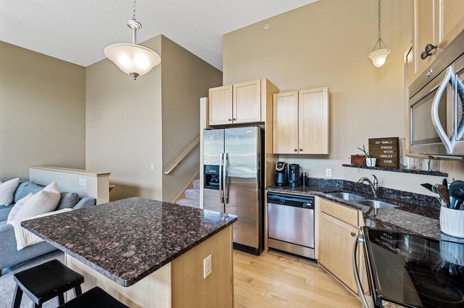 19_7147_153rd_St_W19_mls.jpg | Image 18