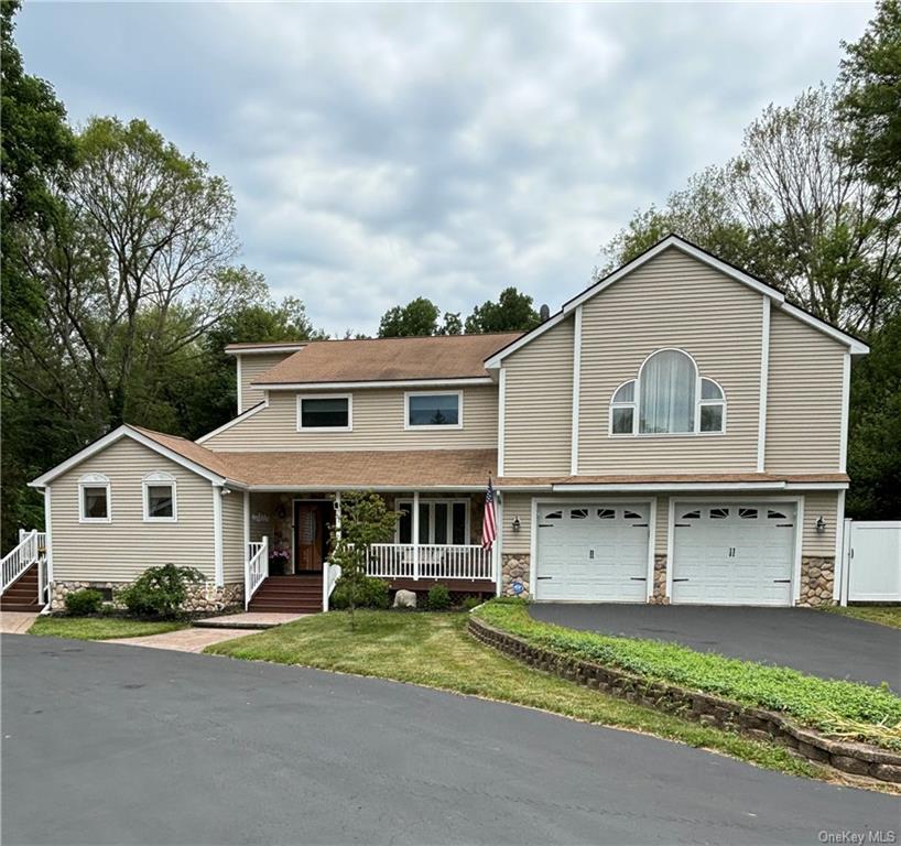 Hamilton Rd, Hopewell Junction, NY 12533
