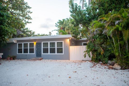 5967 Sw 58th Ter, South Miami, FL, 33143-2218 | Card Image