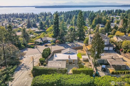 19005 11th Ave Nw, Shoreline, WA, 98177-2610 | Card Image