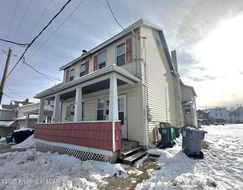 714 Chestnut St, Freeland, PA, 18224-1404 | Card Image