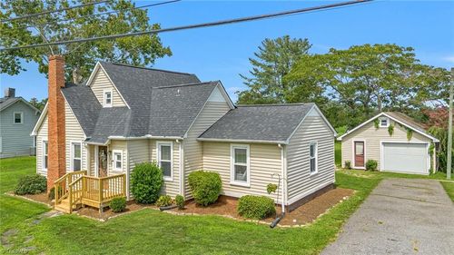 2472 Sparta Rd, North Wilkesboro, NC, 28659-7720 | Card Image
