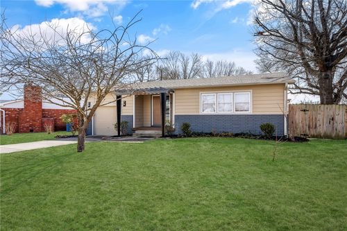 715 Nw 6th St, Bentonville, AR, 72712-4661 | Card Image