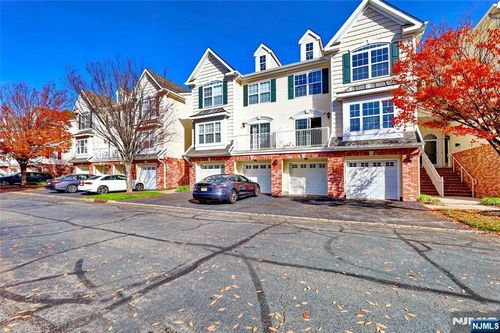 11 Bayside Dr, Bayonne, NJ, 07002-1278 | Card Image