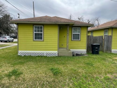 3942 King St, Houston, TX, 77026-1415 | Card Image