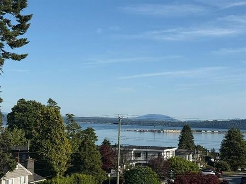 1243 Parker St, White Rock, BC, V4B4S2 | Card Image
