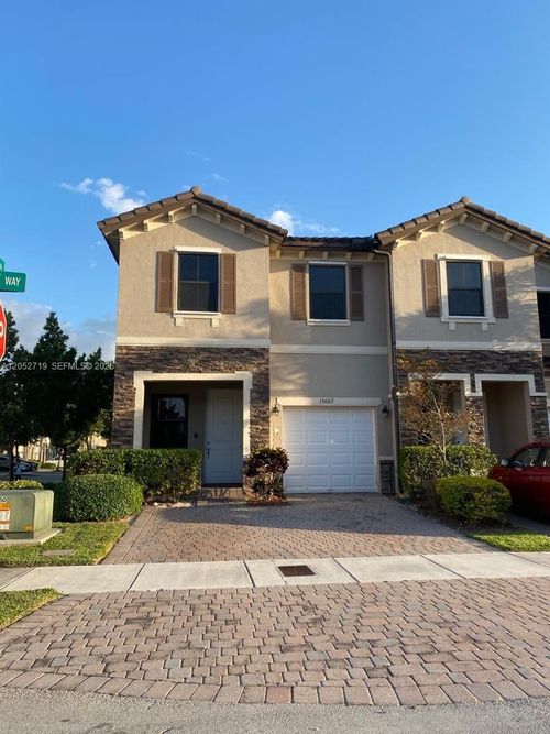 15062-15062 Sw 117th Way, Miami, FL, 33196-6820 | Card Image