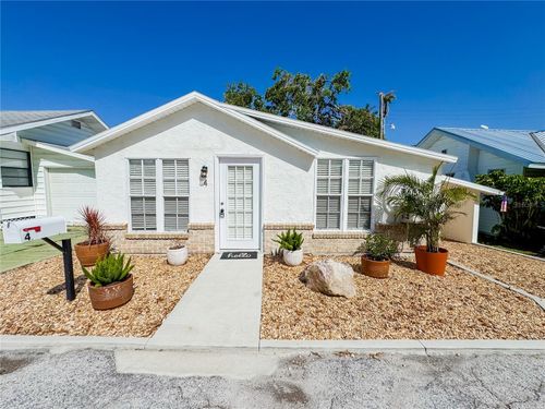 4 Braden Castle Dr, BRADENTON, FL, 34208-1765 | Card Image