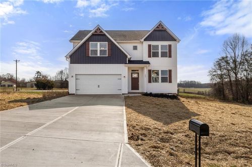 105 Indian Wells Court, Harmony, NC, 28634 | Card Image