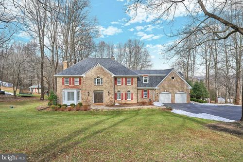 5828 Hunton Wood Dr, Broad Run, VA, 20137-9613 | Card Image