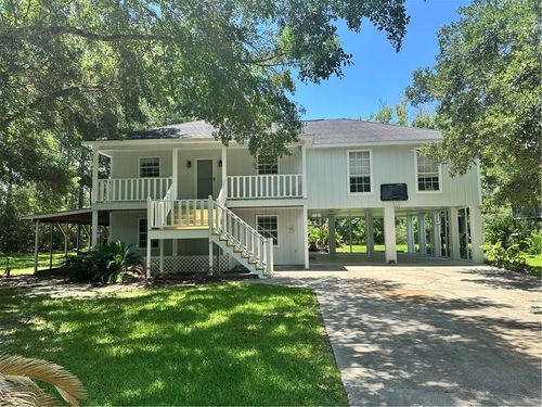 8411 Bayou Dr, Bayou La Batre, AL, 36509-2601 | Card Image