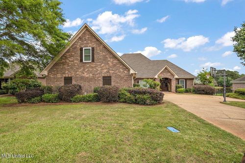706 Meadow View Cv, Byram, MS, 39272-5604 | Card Image