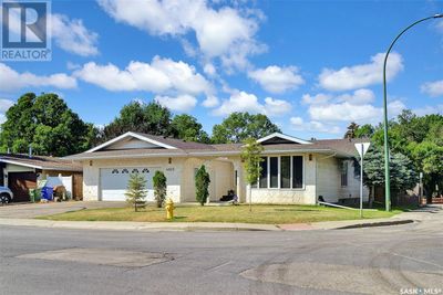 4822 Queen St, House other with 4 bedrooms, 3 bathrooms and null parking in Regina SK | Image 3