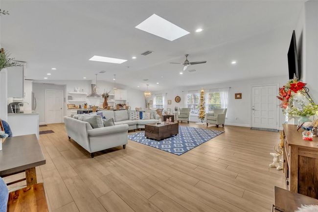 2045 Woody Dr, House other with 5 bedrooms, 3 bathrooms and null parking in WINDERMERE FL | Image 8