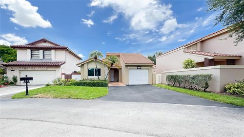 6316 Nw 173rd St, Hialeah, FL, 33015-4463 | Card Image