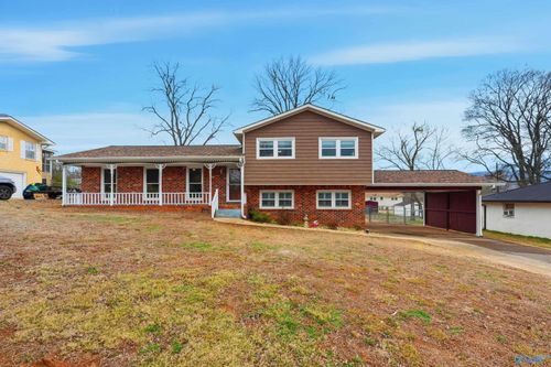 2204 Fairfax St Ne, Huntsville, AL, 35811-2008 | Card Image