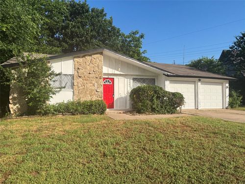 3261 Gene Ln, Haltom City, TX, 76117-3542 | Card Image