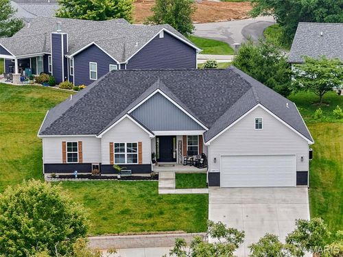 10577 Village Ln, Foristell, MO, 63348-2550 | Card Image