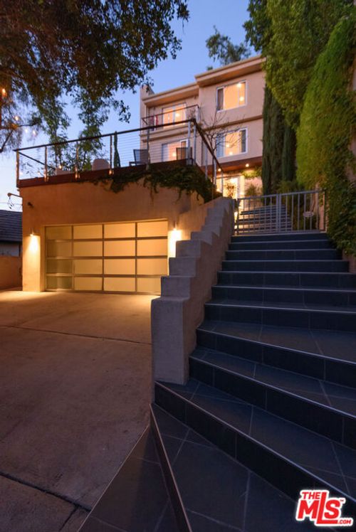 4132 Empis St, Woodland Hills, CA, 91364-6008 | Card Image