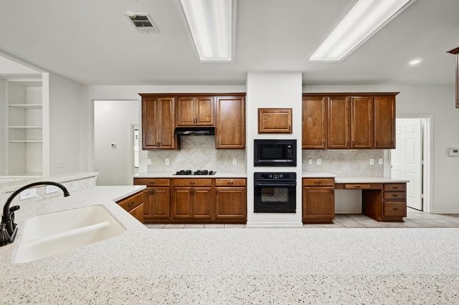 1521 Foppiano Loop, House other with 4 bedrooms, 4 bathrooms and 2 parking in Round Rock TX | Image 11
